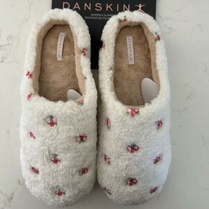 NWT Danskin White Slippers with Pink Floral Accents